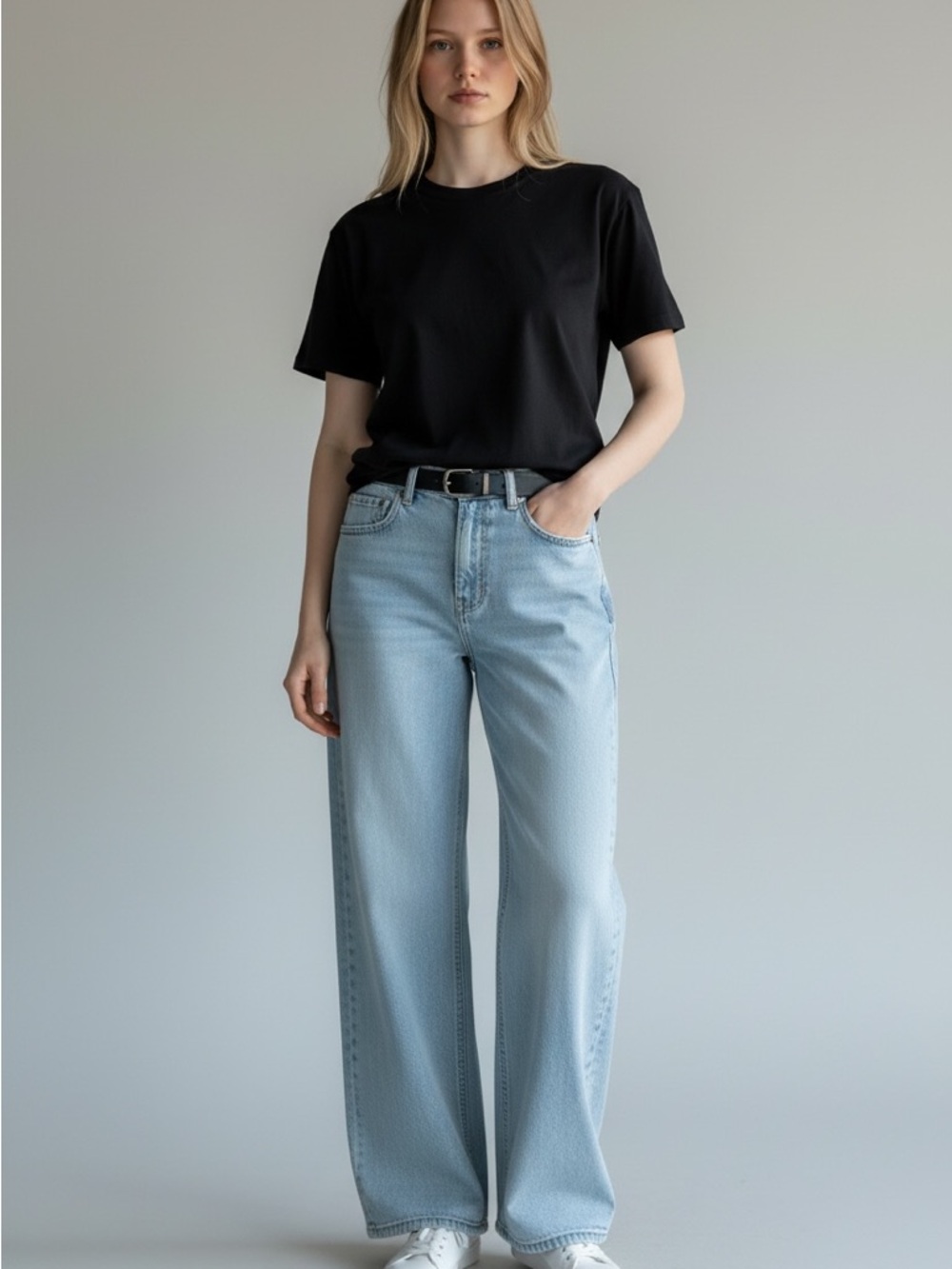 American Eagle Outfitters Light Wash Wide Leg Jeans